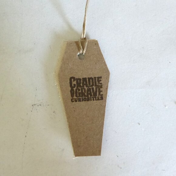 NEW 16” CRADLE TO GRAVE CURIOSITIES HALLOWEEN BONE APPETIT BUFFET TABLE SIGN - Picture 4 of 7